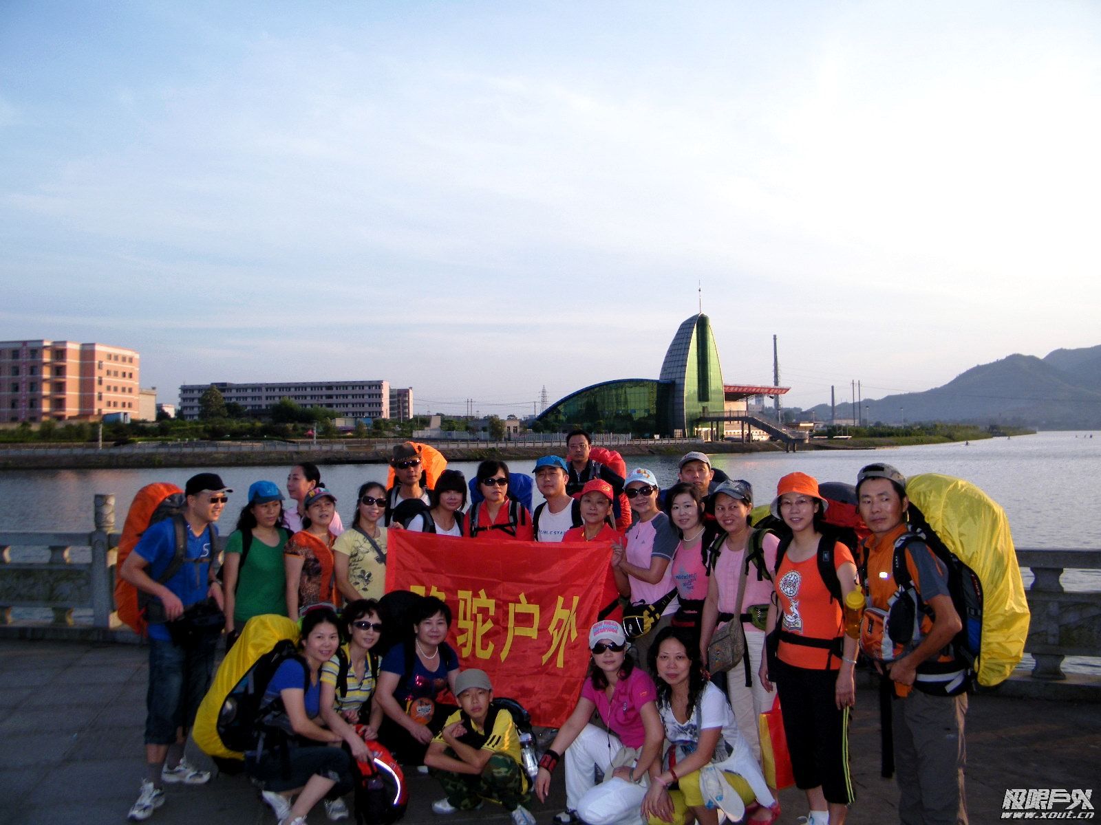 1007042247ab27b298427ed178.jpg